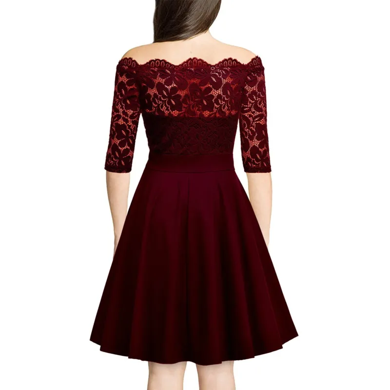 Spitzenkleid mit Schlitz am Ausschnitt und Ärmeln – Élara