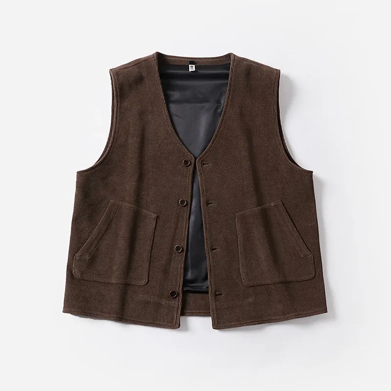 Herren Cordweste mit Satinfutter, V‑Ausschnitt und aufgesetzten Taschen Echoarchiv