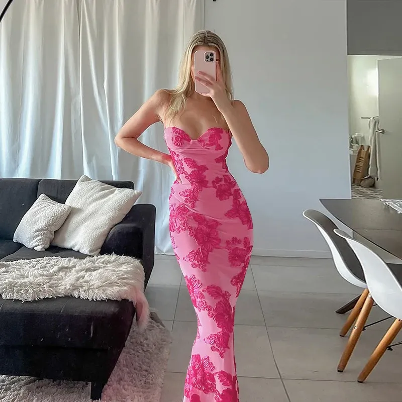Damen elegantes Spitzen-Maxikleid mit herzförmigem Ausschnitt und fließendem Rüschendesign – Valéora
