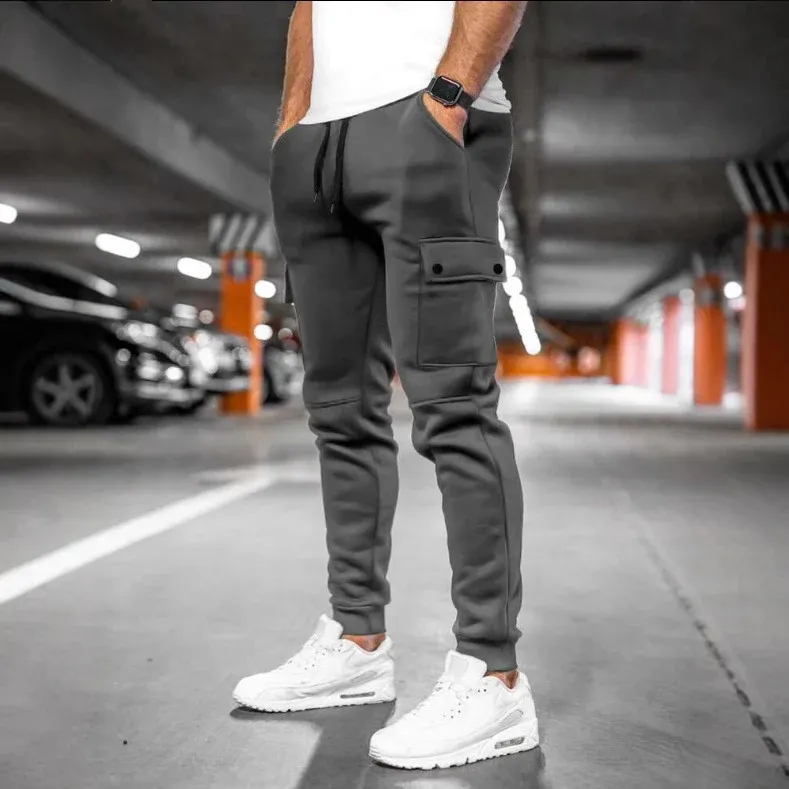Herren Sportliche Cargo-Joggerhose mit praktischen Seitentaschen – Bravaro